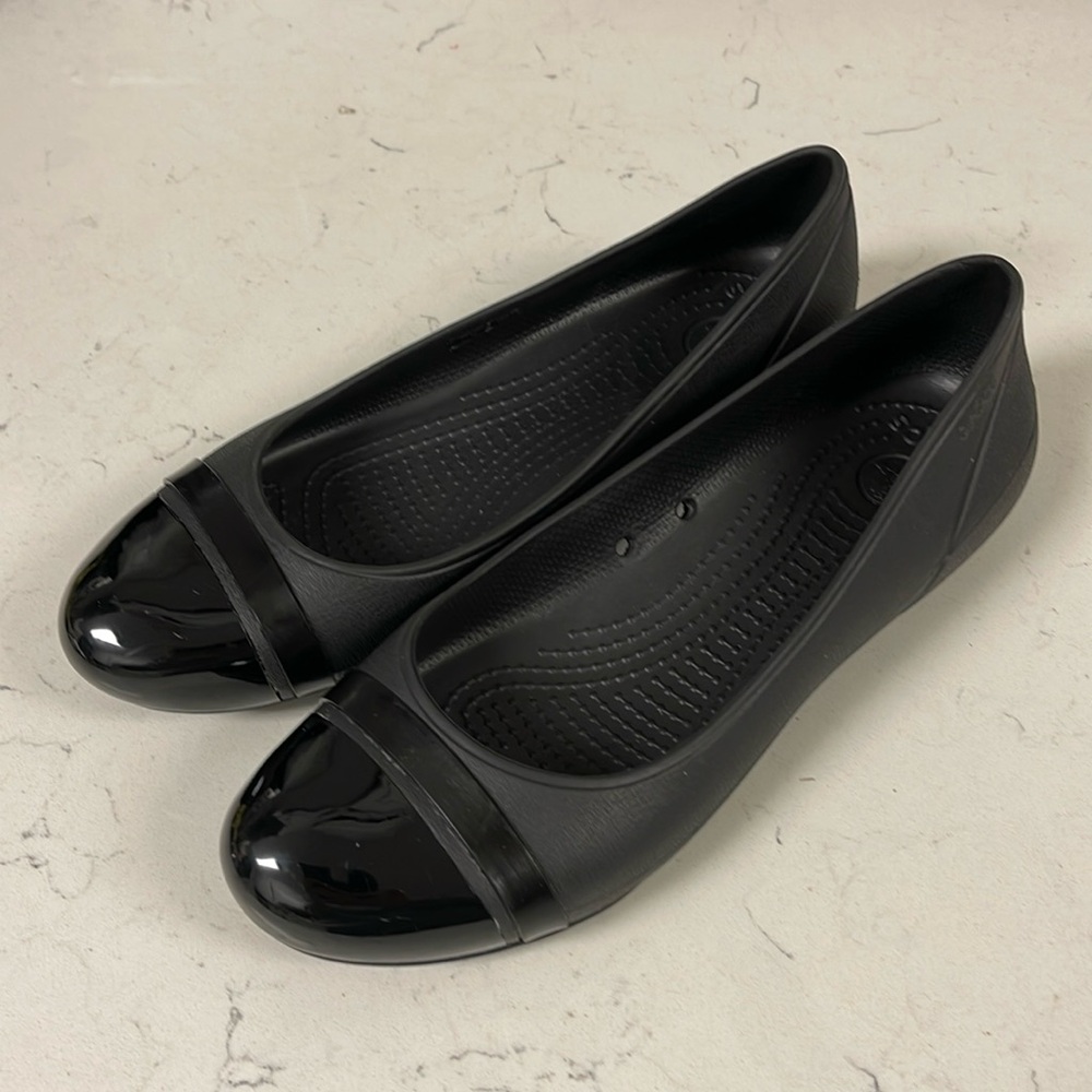 Crocs Cap Toe Black Patent Ballet Flats 202308 Women Size 9